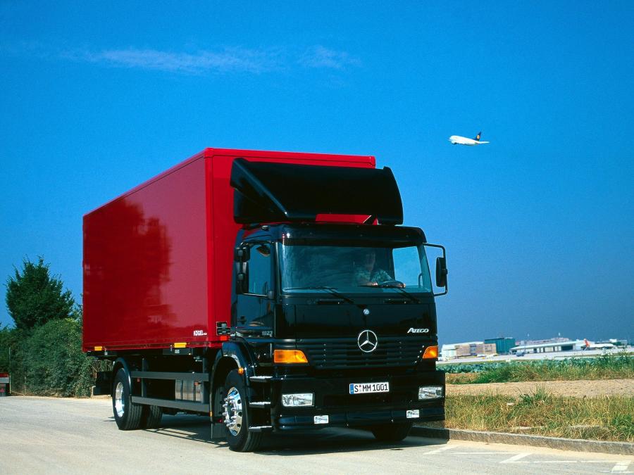  Mercedes-Benz Atego 1823 1998 года  (фото 3 из 13)